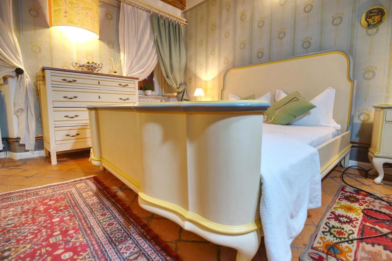 I Tre Camini Apartment Montieri